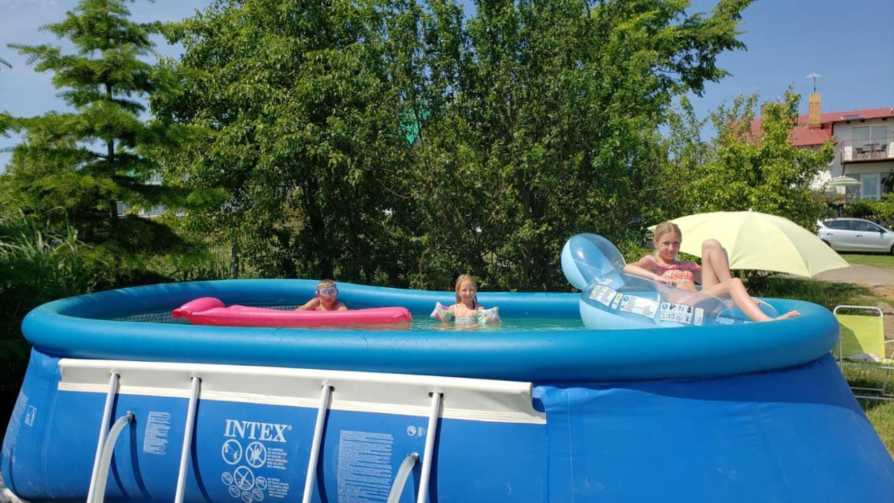 Willa Wega - Pokoje Goscinne I Domki Sianozety Kültér fotó